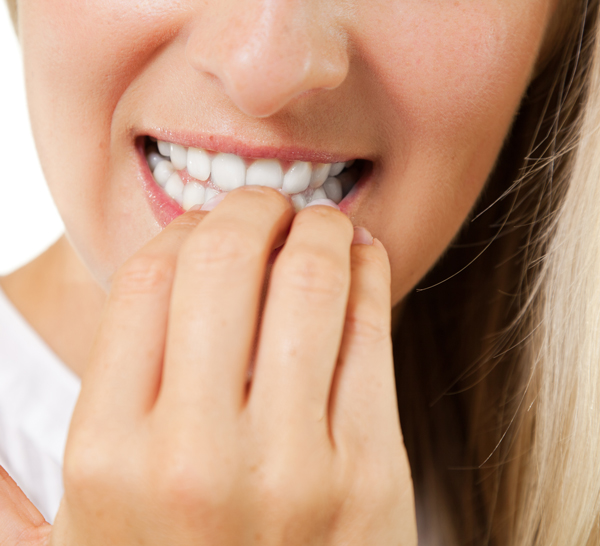 Dentist in Baton Rouge Bad Habits that Ruin Your Teeth